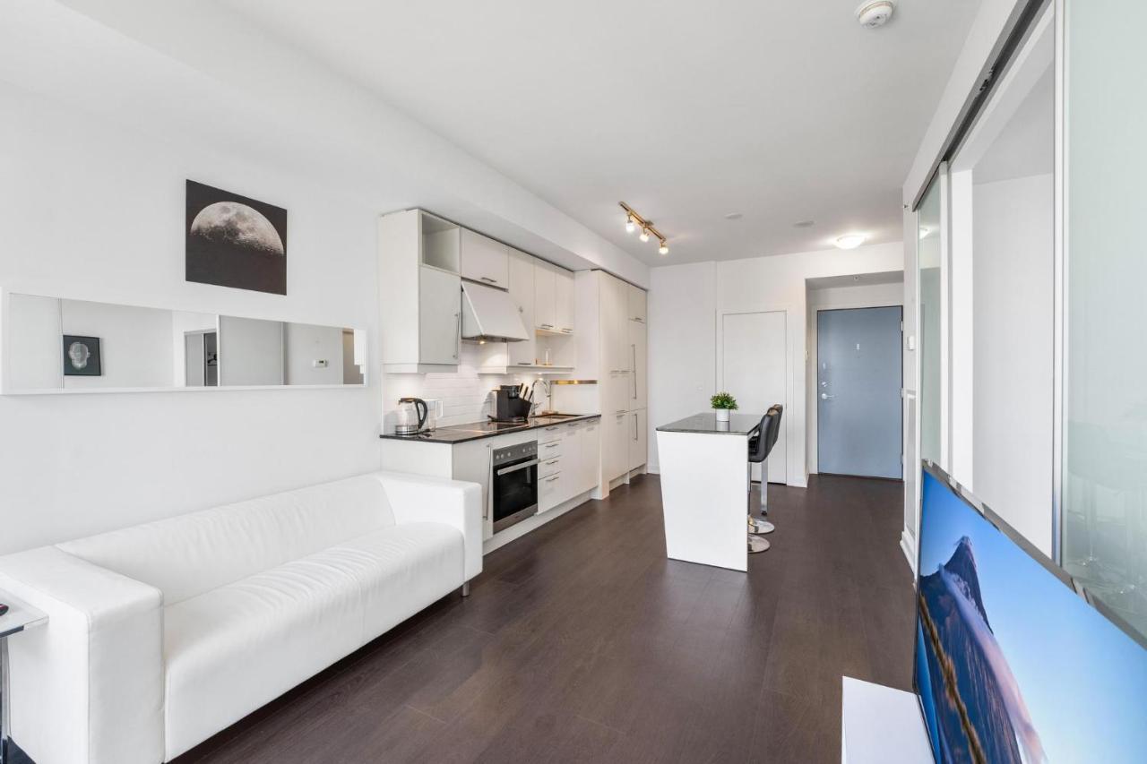 Apartamento Heart Of Downtown Toronto! Exterior foto